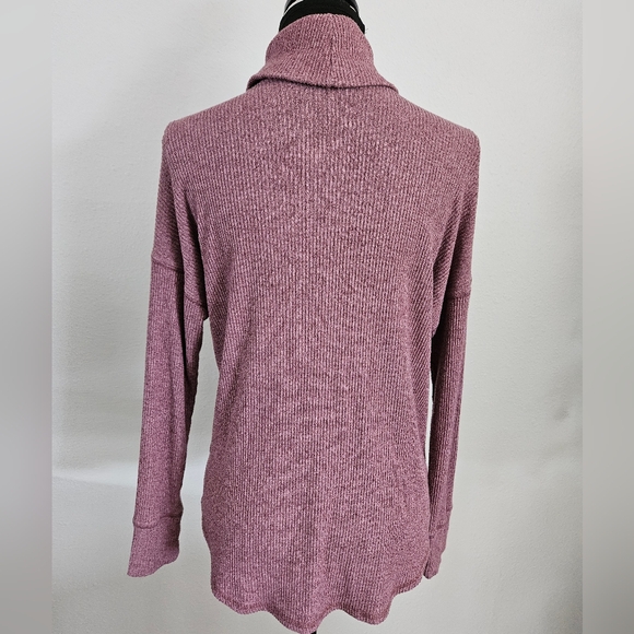 American Eagle Pink Turtle Neck Sweater- xs oversized - Picture 5 of 9